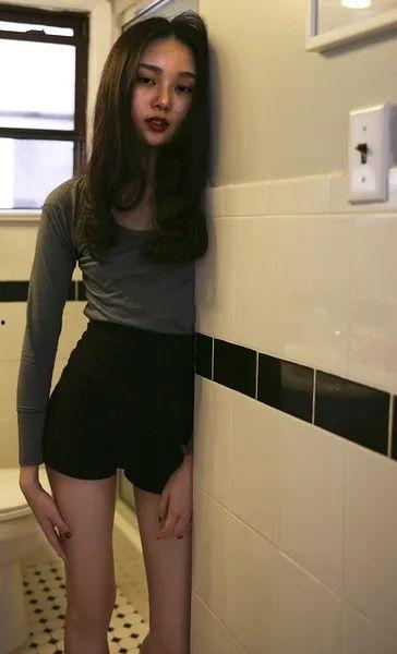 腿长的女孩吃瓜,品味生活，畅享清凉